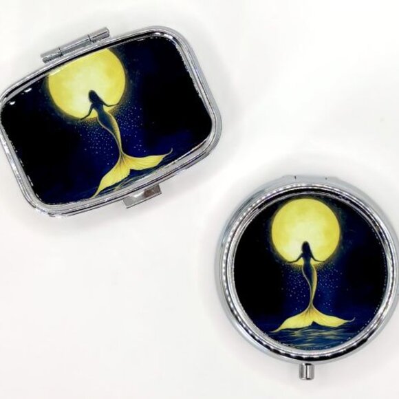 Sleek Art Deco Standing Mermaid Full Moon Purse Pill Box Secure Travel Container - Picture 3 of 3